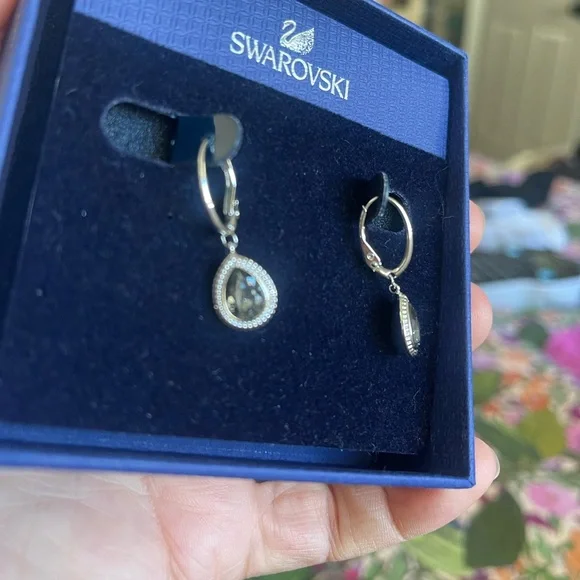 Swarovski Silver Teardrop Loop Earrings • NWT • OS - Picture 4 of 6
